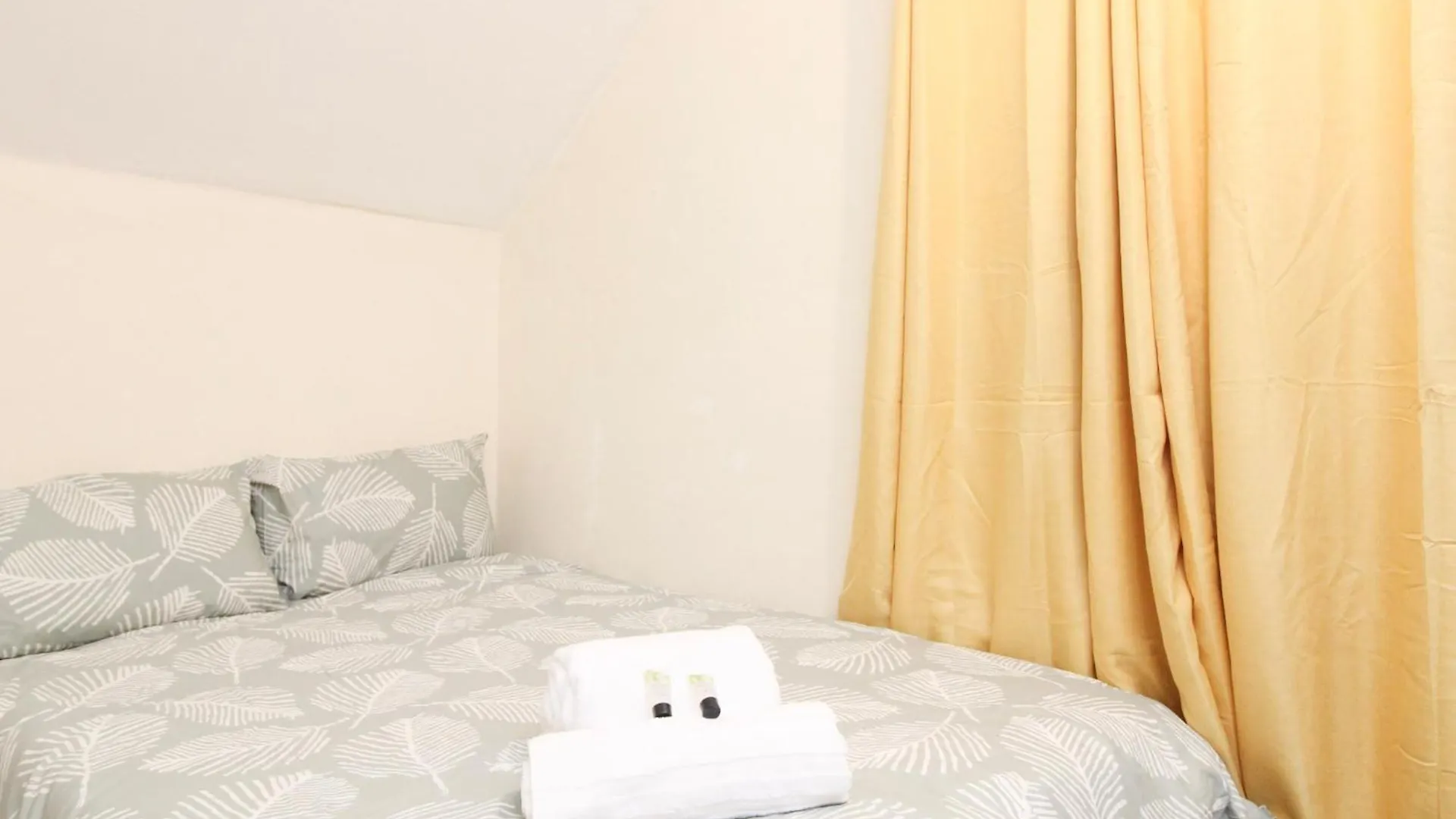 Room 4 Mayflower Road Guest House contacts